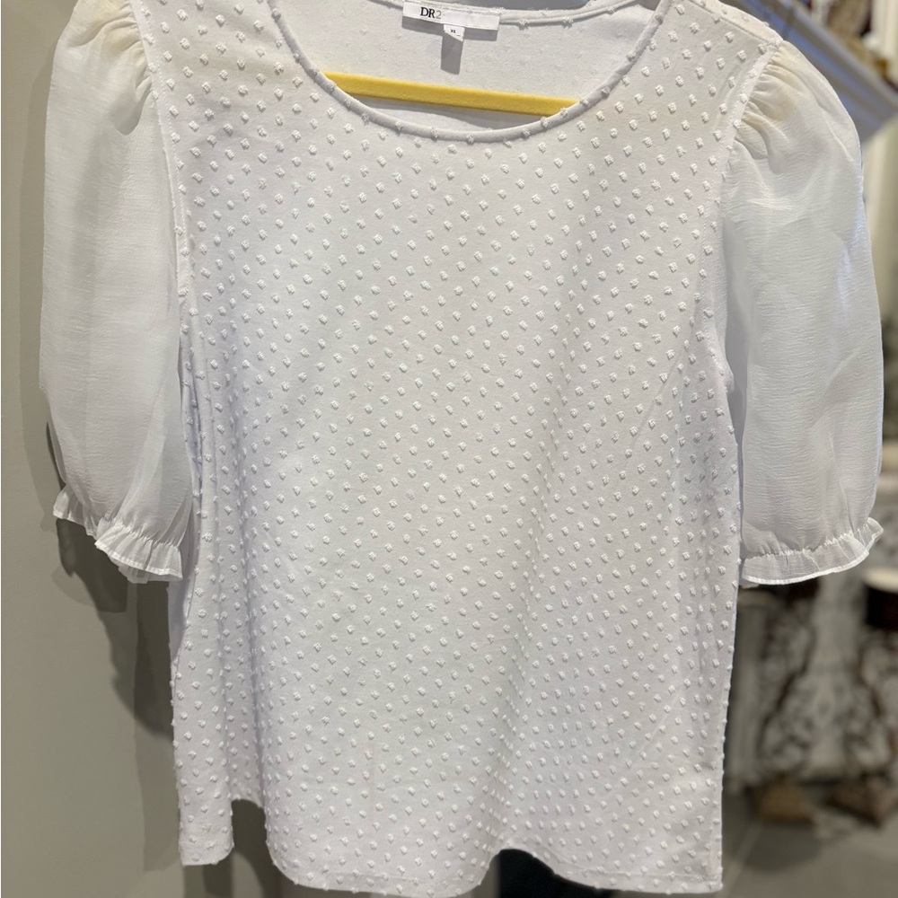 DR2 White Textured Puff Sleeve Blouse